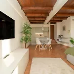 Bright With Private Garage דירה צ'רנוביו