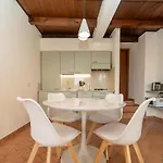 Bright With Private Garage דירה