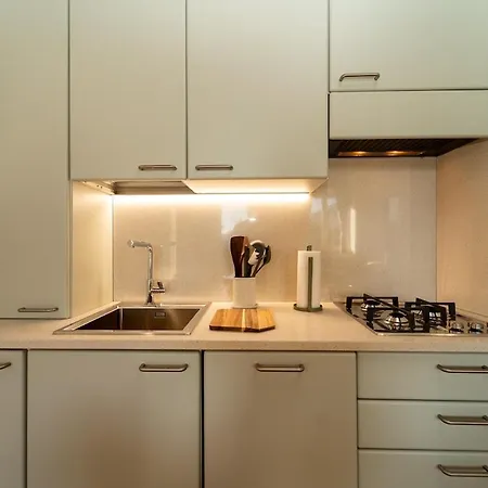 Bright With Private Garage Apartman