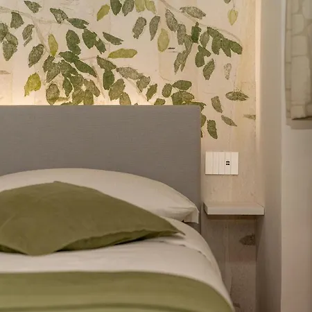 Bright With Private Garage Apartment Cernobbio