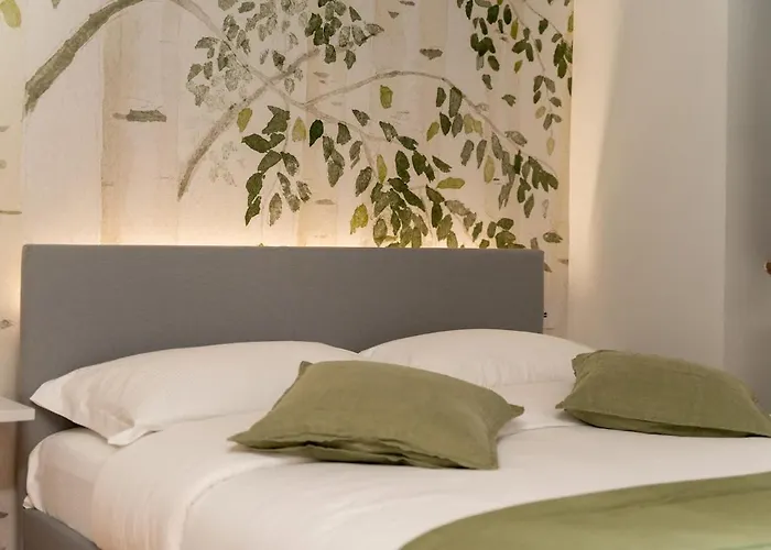 Bright With Private Garage Apartman