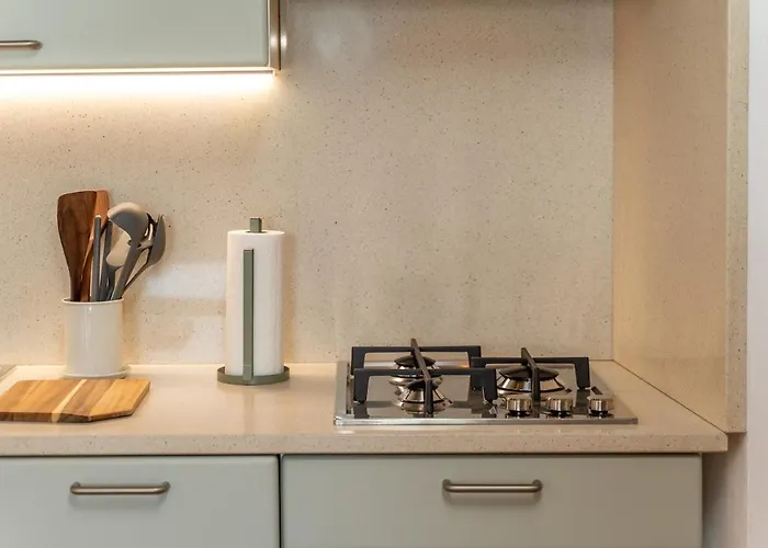 Bright With Private Garage Apartment Cernobbio