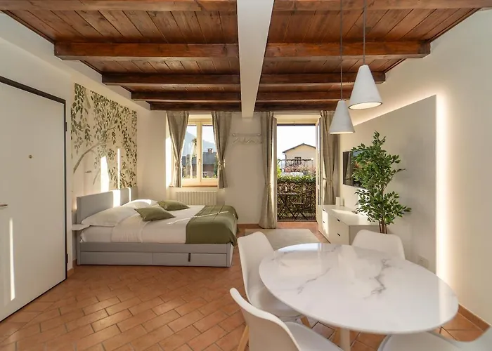 Bright With Private Garage Apartman Cernobbio