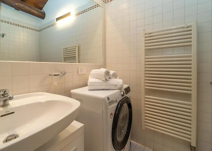 Bright With Private Garage *