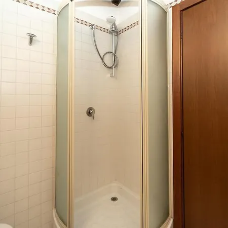 Bright With Private Garage Черноббио