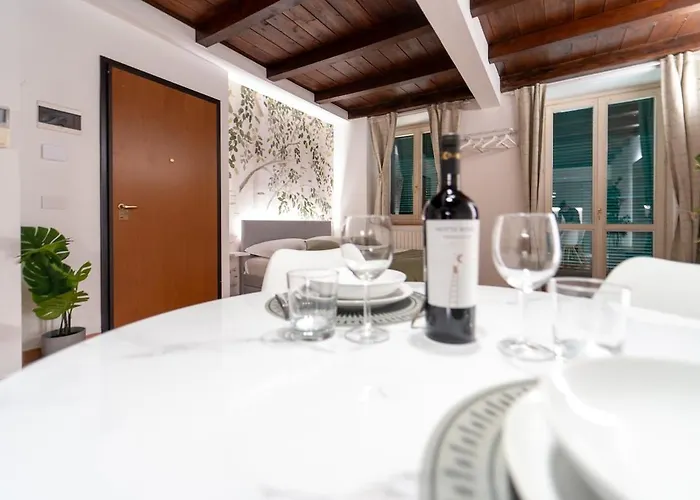 Apartamento Bright With Private Garage