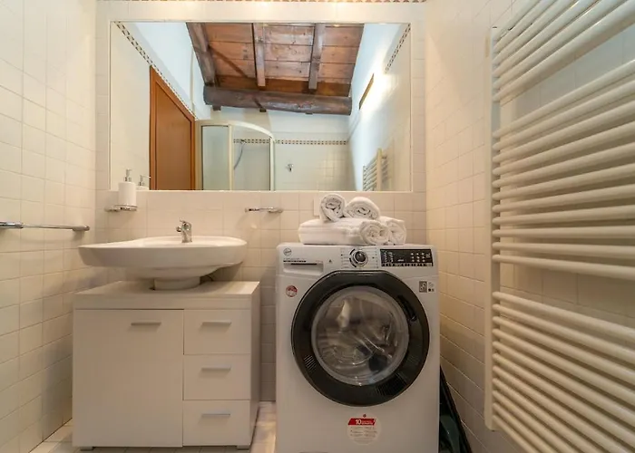 Apartamento Bright With Private Garage