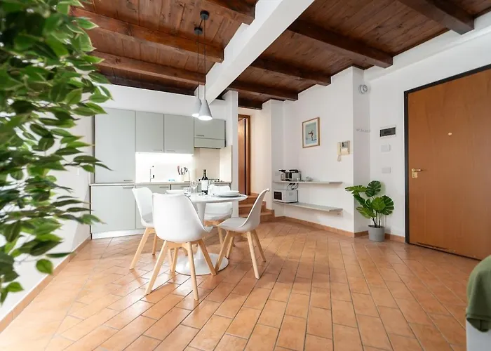 Bright With Private Garage Apartamento Cernobbio